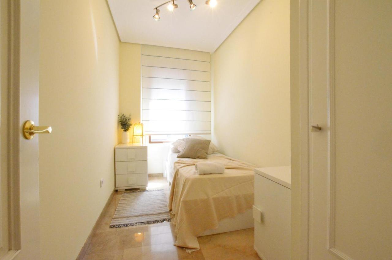 City Center Apartment Валенсия Экстерьер фото